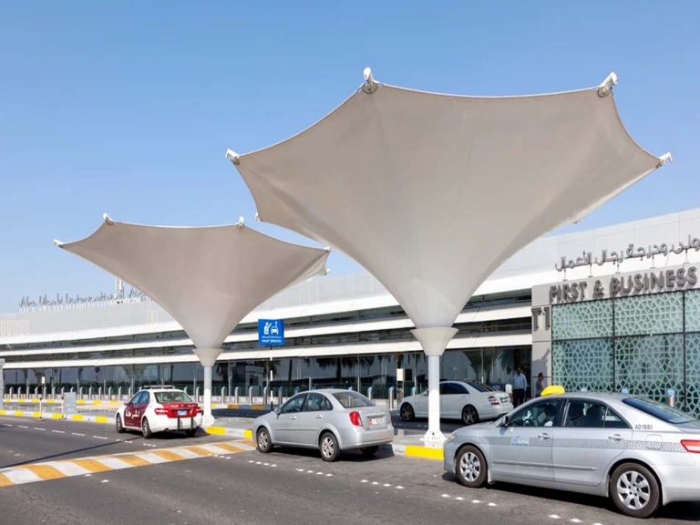 అబుదాబికి వెళ్లే ప్రయాణికులకు కొత్త ఆంక్షలు