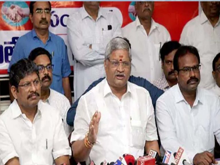 తగ్గేదేలే అంటున్న ఉద్యోగ సంఘాలు.. ఐఏఎస్ అధికారుల అసోసియేషనుకు కౌంటర్