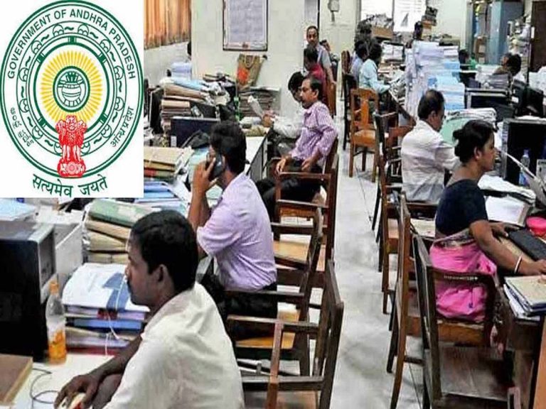 ఇవాళ ఉద్యోగ విరమణ చేస్తున్న ఉద్యోగుల్లో గందరగోళం