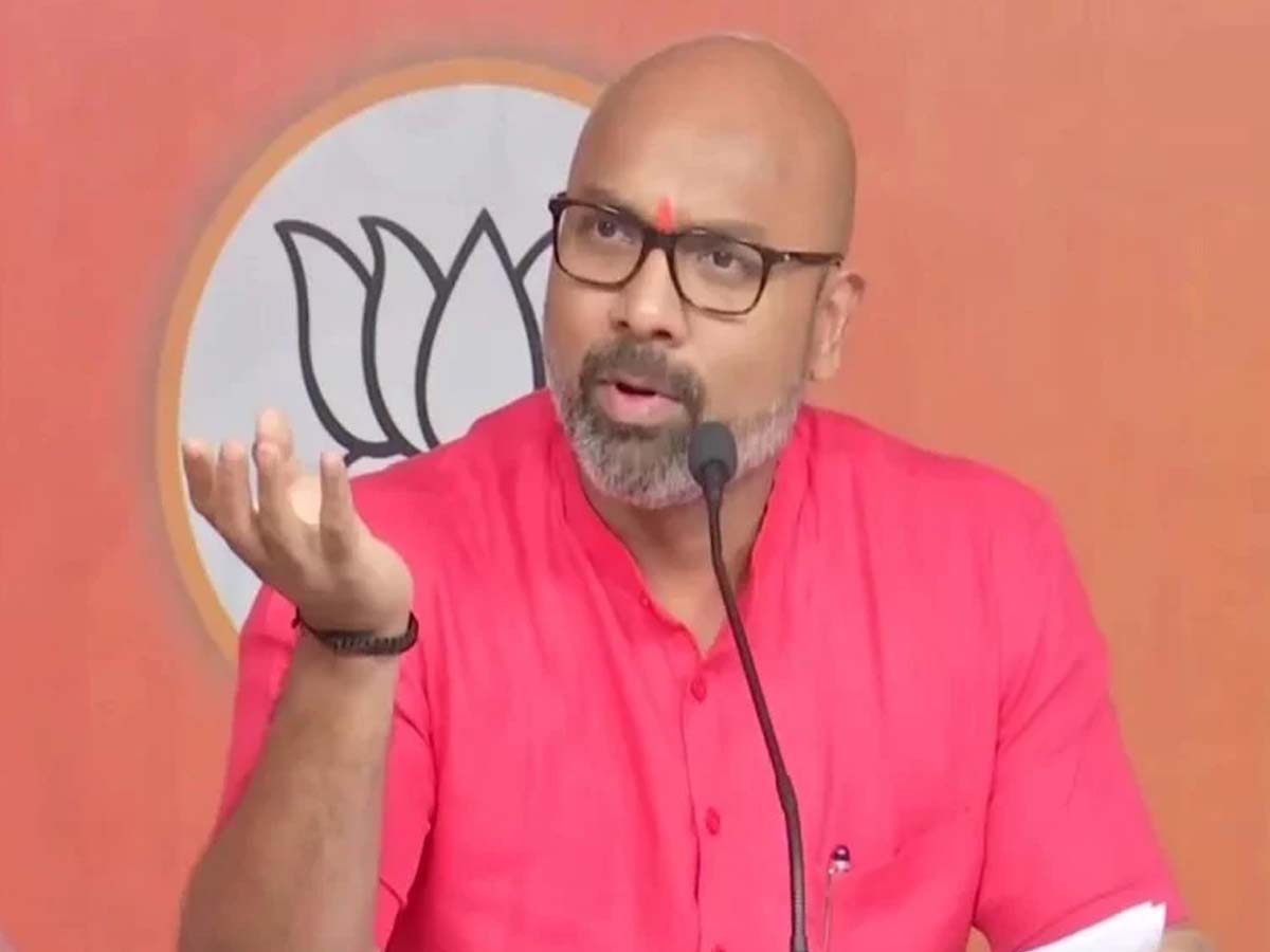 డీజీపీ మహేందర్‌రెడ్డి కేసీఆర్‌కు అమ్ముడు పోయారు: అరవింద్‌