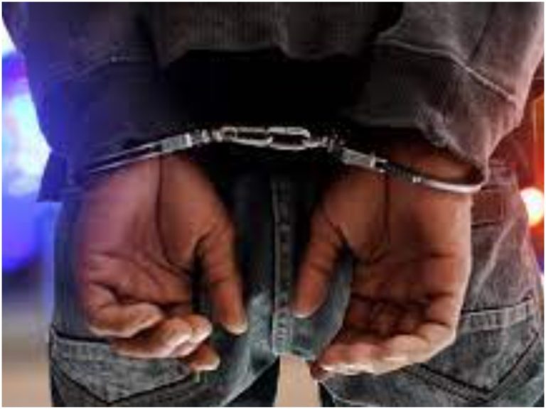 మదనపల్లిలో ఎక్సైజ్ పోలీస్ అధికారులపై కేసులు నమోదు