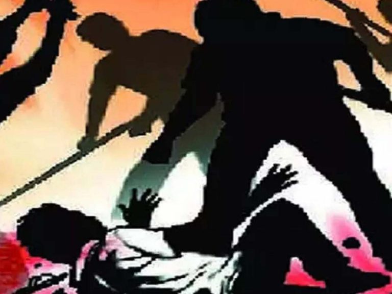 ప్రేమ వివాహం చేసుకున్న జంటపై గొడ్డలితో దాడి