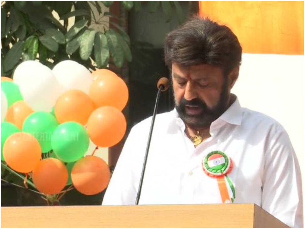 బసవతారకం ఆస్పత్రిలో జెండా ఆవిష్కరణ చేసిన బాలయ్య