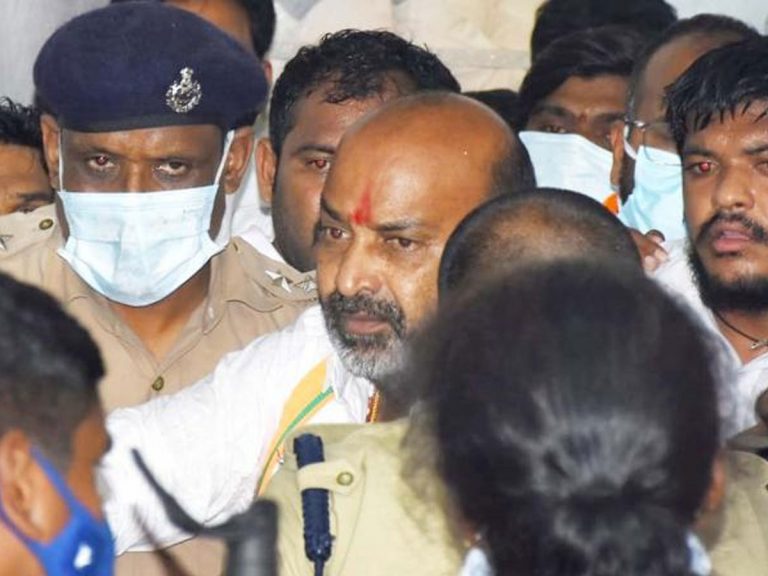 బ్రేకింగ్‌ : బండి సంజయ్ కి 14 రోజులు రిమాండ్..