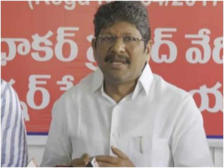 ఉద్యోగ సంఘాలతో సర్కార్ నాలుగు స్థంభాలాట