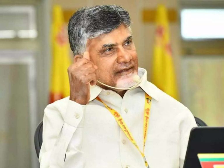 నియోజకవర్గ ఇన్‌ఛార్జ్‌లు పనిచేయకుంటే పక్కకు తప్పుకోండి: చంద్రబాబు