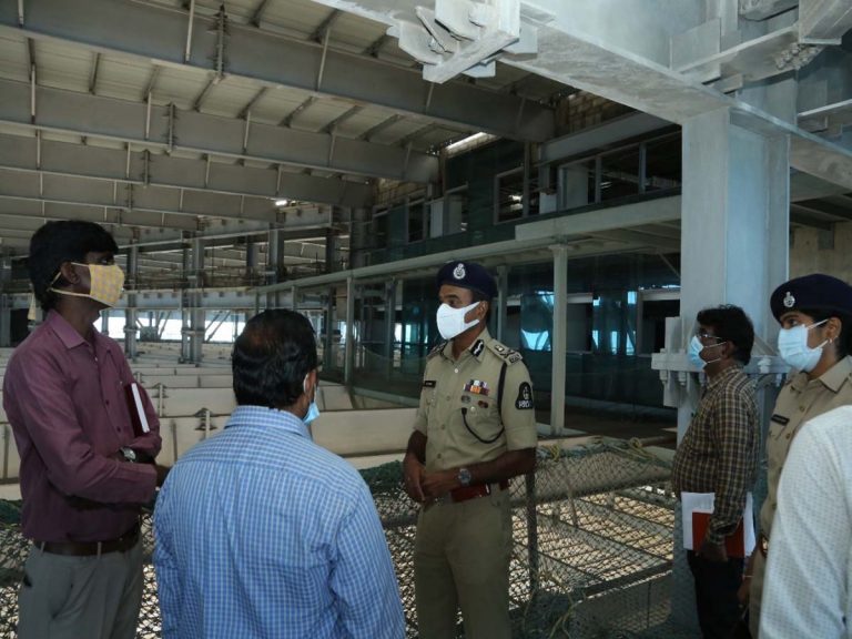 పోలీస్‌ కమాండ్‌ కంట్రోల్‌ సెంటర్‌ సందర్శించిన సీపీ