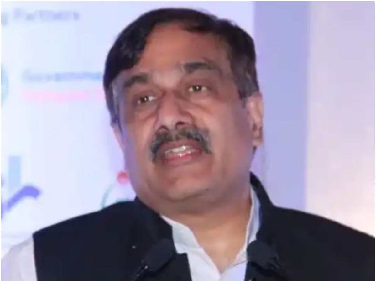 జీతాల్లో కోత పడే అవకాశం లేదు.. సమీర్ శర్మ