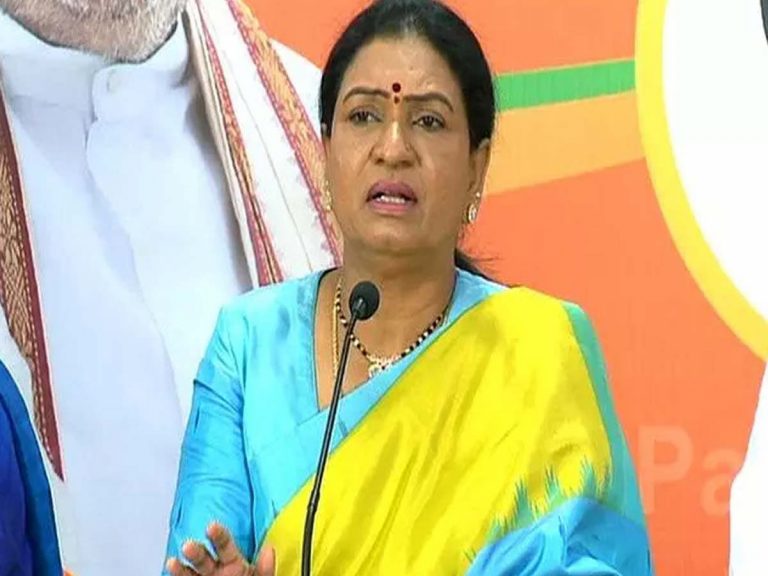 తెలంగాణ రాష్ట్రాన్ని కేసీఆర్‌ దోపిడీ చేస్తున్నారు: డీకే.అరుణ