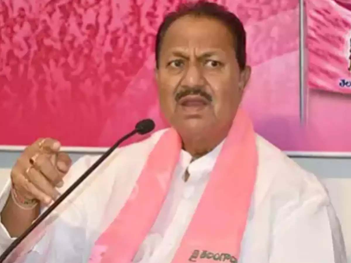 కాంగ్రెస్‌లో చేరితే డీఎస్‌పై అనర్హత వేటు