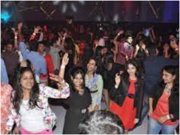 నగరంలో పబ్ లకు ఎక్సైజ్ శాఖ వార్నింగ్