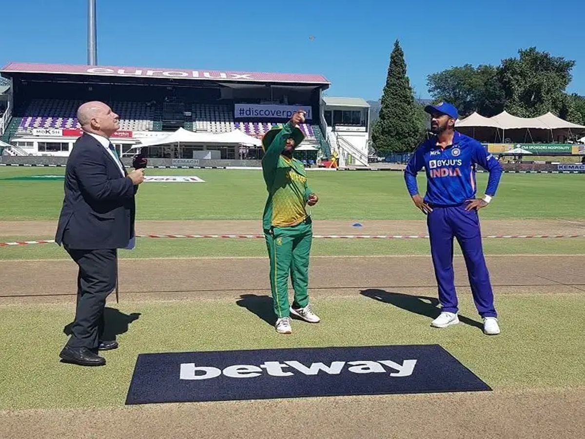 తొలి వన్డేలో టాస్ గెలిచిన దక్షిణాఫ్రికా.. భారత జట్టు ఇదే..!!