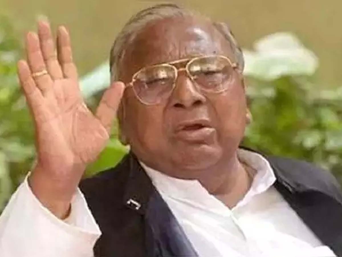 నన్ను పార్టీలో నుంచి బయటకు పంపపాలని కుట్ర చేస్తున్నారు: వీహెచ్‌