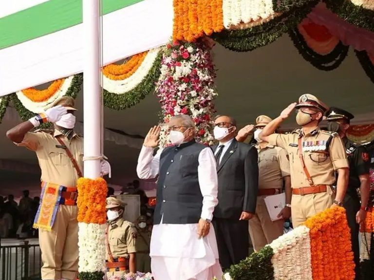 ఉగాది నుంచి కొత్త జిల్లాలలో పరిపాలన: ఏపీ గవర్నర్