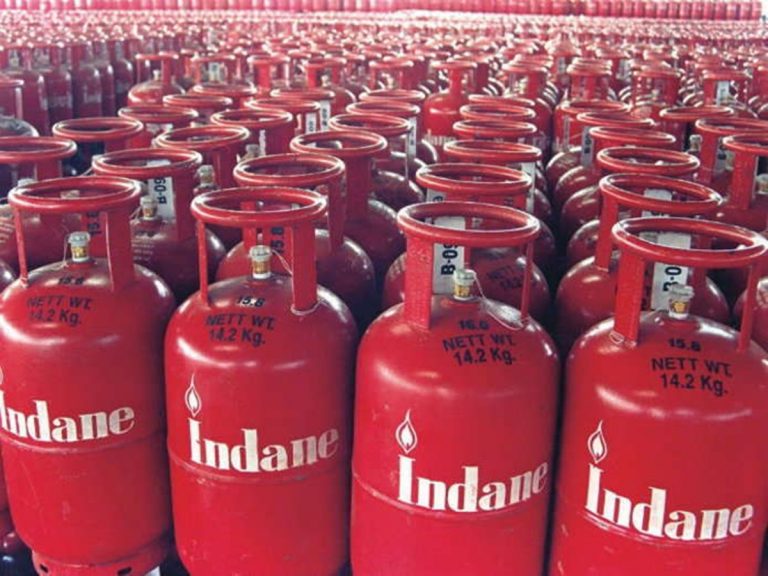 Gas Cylinder: మోడీ వచ్చాక పెరిగిన ధర ఎంతో తెలుసా?