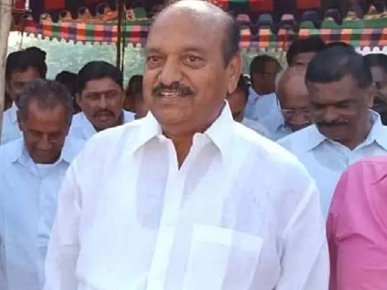 జాయ్‌ పార్క్‌లో జాతీయ జెండా ఎగురవేస్తాం: ప్రభాకర్‌రెడ్డి