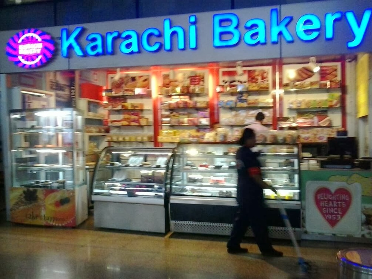 కరాచీ బేకరీకి రూ.10వేలు జరిమానా విధించిన జీహెచ్ఎంసీ