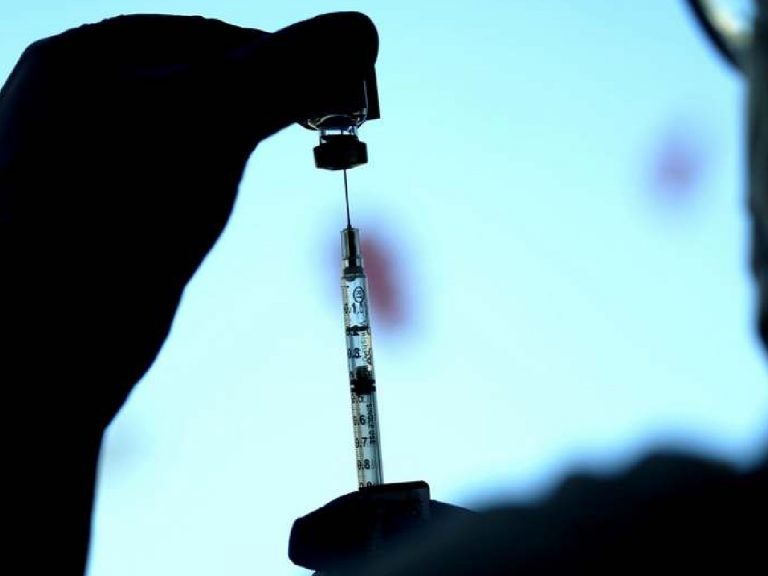 మూడో డోసుతో నాలుగు నెల‌ల పాటు ర‌క్ష‌ణ‌…!!