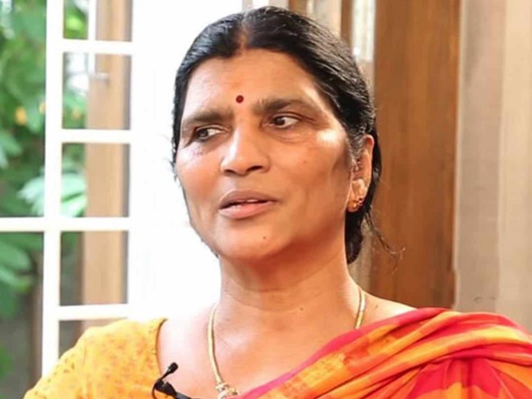 లక్ష్మీపార్వతి సంచలనం.. ఎన్టీఆర్ ఆత్మతో మాట్లాడానంటూ వ్యాఖ్యలు