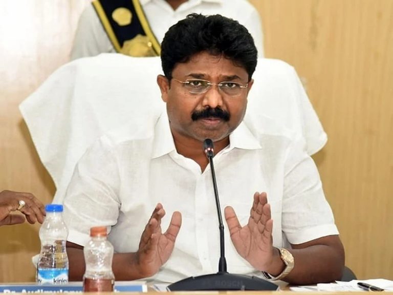 చిక్కీల పంపిణీలో అవినీతి ఆరోపణలు… ఖండించిన మంత్రి సురేష్