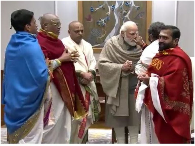 ప్రధాని మోడీకి తిరుమల, శ్రీశైలం వేద పండితుల ఆశీస్సులు