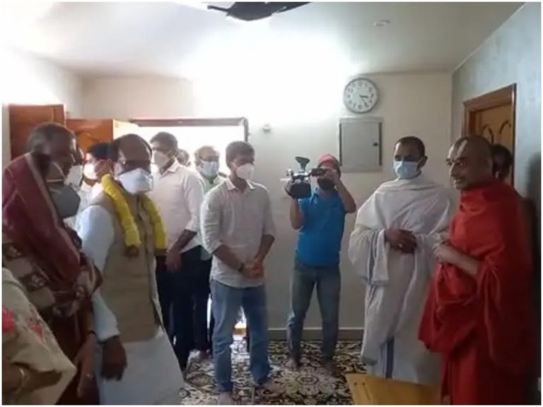 చినజీయర్ స్వామిని కలిసిన మధ్యప్రదేశ్ సీఎం