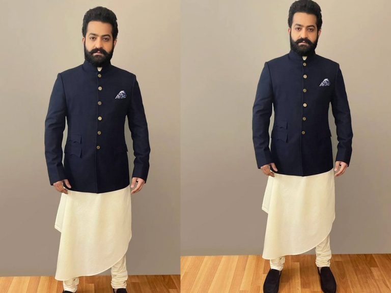 రాయల్ లుక్ లో యంగ్ టైగర్.. ఇది కదా రాజసం అంటే