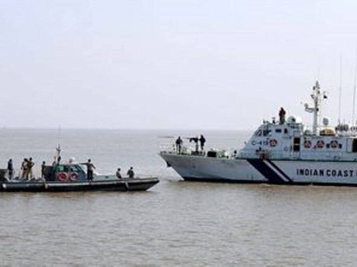 భారత జలాల్లోకి పాకిస్తాన్‌ బోట్‌..