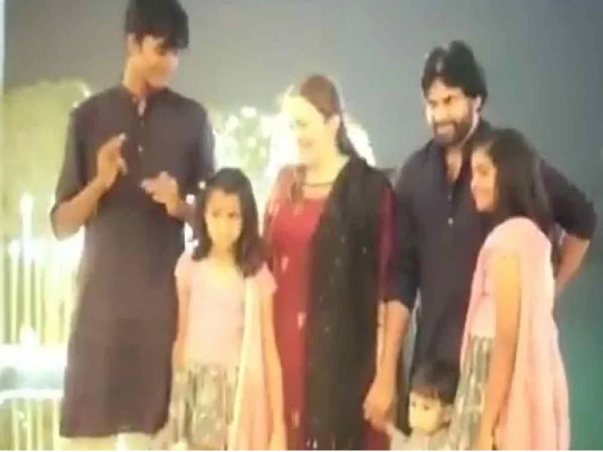 తన నలుగురు పిల్లలతో పవన్ కళ్యాణ్.. ఆమె కూడా ఉంటే బావుండేదే..