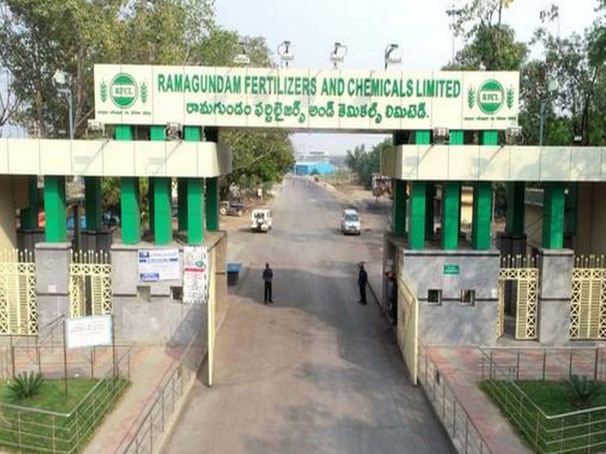 ఆర్‌ఎఫ్‌సీఎల్‌లో సాంకేతికలోపం.. కరోనా కారణంగా ఉత్పత్తి నిలిపివేత