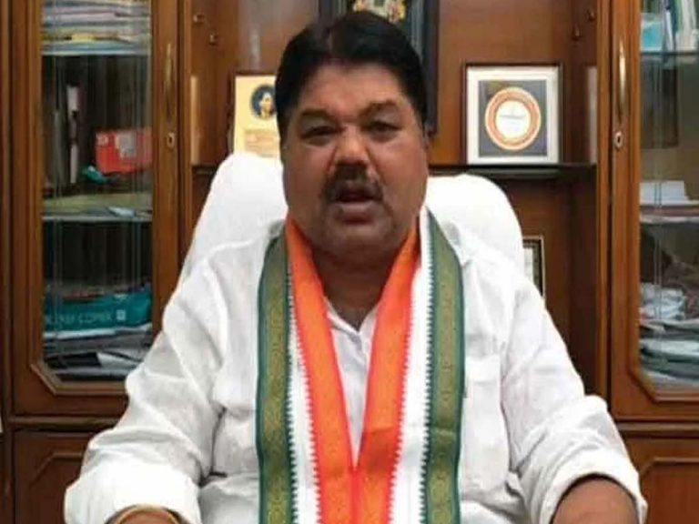 కేంద్రం మీద నెపం నెట్టి.. గిరిజన ఓట్లు లాక్కునేందుకు టీఆర్‌ఎస్‌ ప్రయత్నం: రాములునాయక్‌