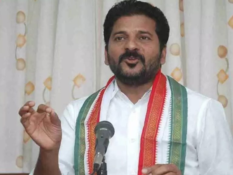 Revanth Reddy : ఆ సొమ్మును పంచుకోవడానికి ఇద్దరూ కుమ్మక్కైయ్యారు