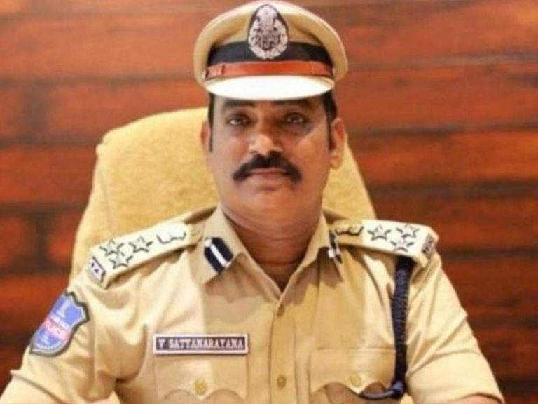 సోషల్‌ మీడియా ద్వారా విద్వేషాలను రెచ్చగొడుతున్నారు: సీపీ, సత్యనారాయణ