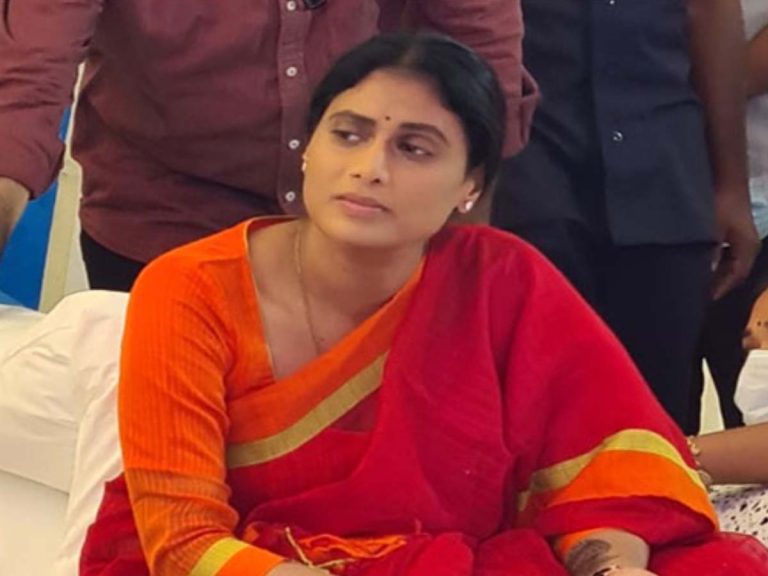 కేసీఆర్‌ అవమానంతో తలదించుకోవాలి: షర్మిల