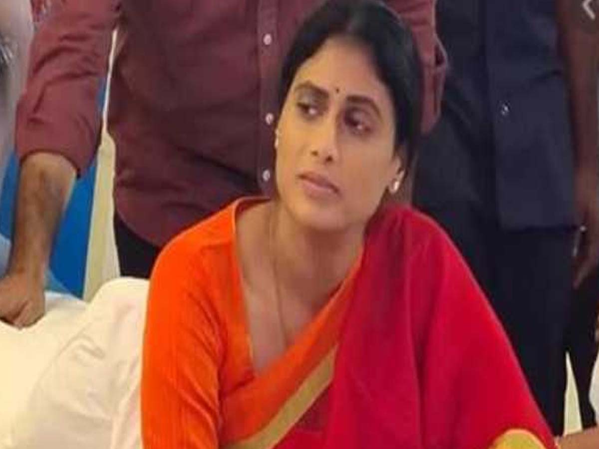 తాచుపాములా కాటేస్తున్నాడు.. కేసీఆర్‌పై షర్మిల సంచలన వ్యాఖ్యలు