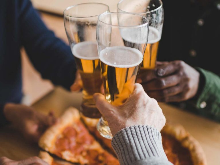 తండ్రితో తాగుడును మాన్పించిన బాలుడు… ఎలాగో తెలుసా..!!