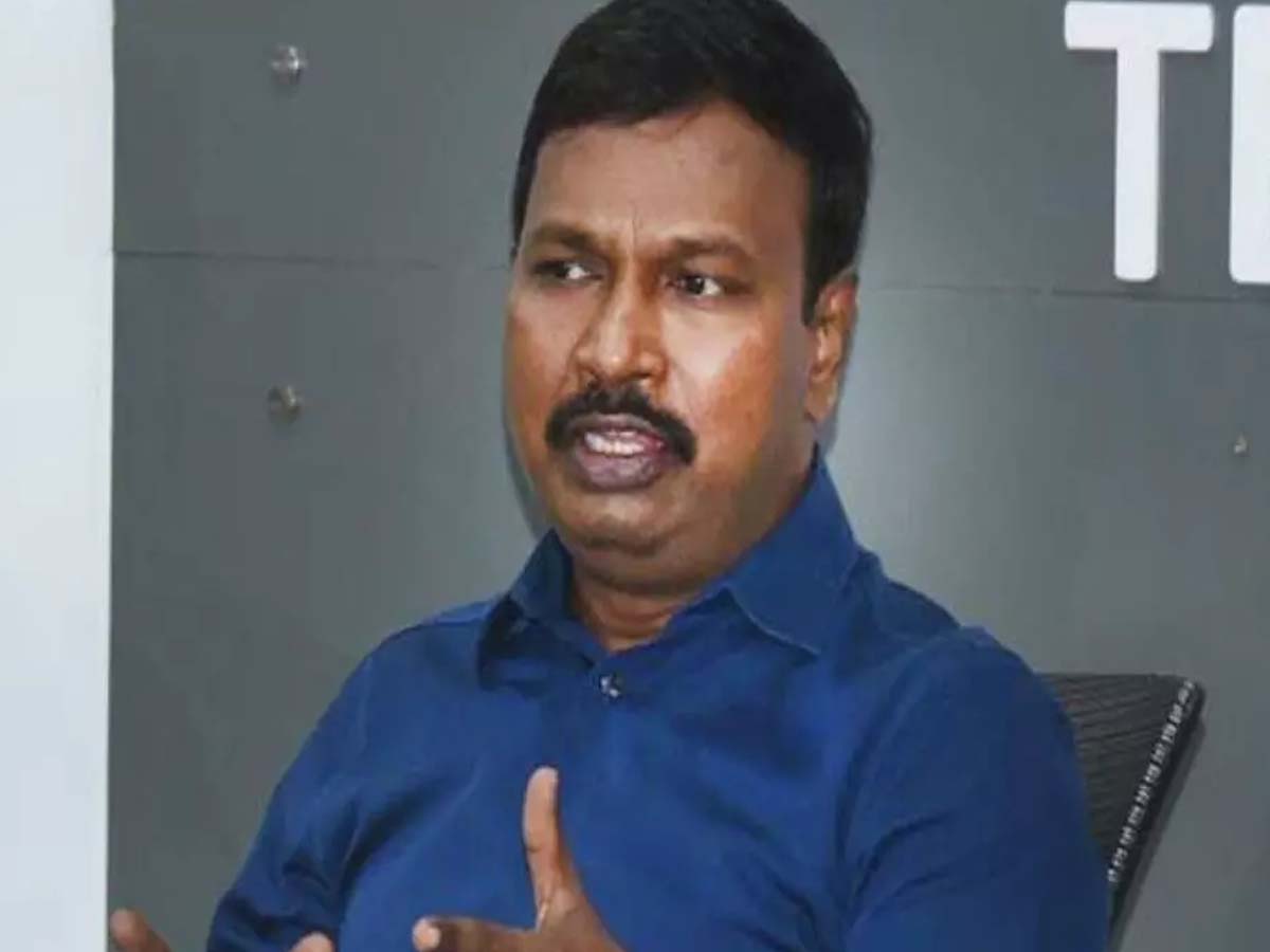 ఒమిక్రాన్‌ను ఎదుర్కొనేందుకు ప్రభుత్వం సిద్ధంగా ఉంది: హెల్త్‌ డైరెక్టర్‌, శ్రీనివాసరావు