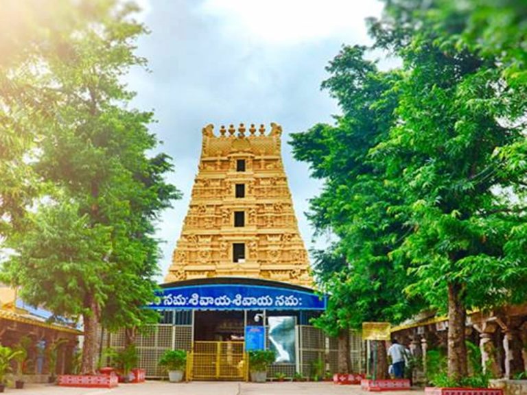 శ్రీశైలం వెళ్లే భక్తులకు ముఖ్య గమనిక