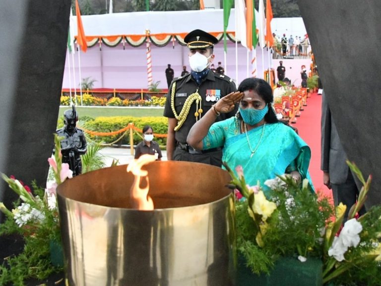 తెలంగాణ ప్రజలకు రిపబ్లిక్ డే శుభాకాంక్షలు తెలిపిన గవర్నర్