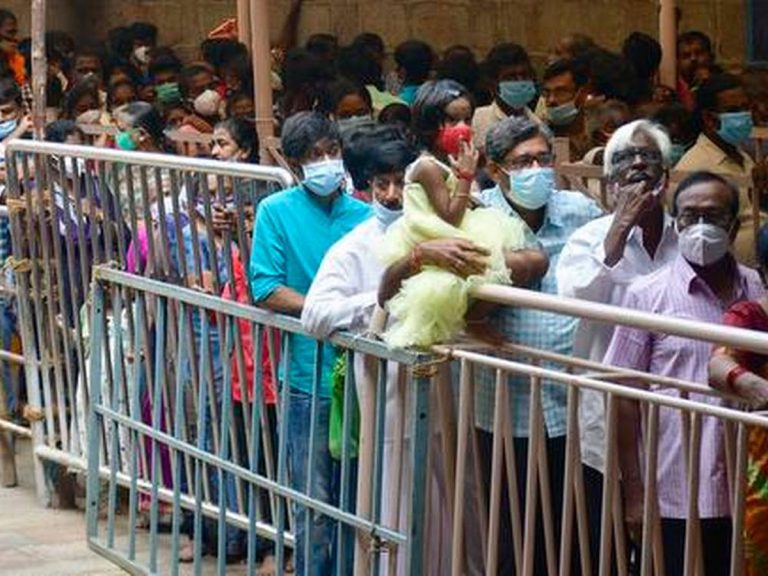 మాస్క్‌ లేకుంటే ఆలయాల్లోకి నో ఎంట్రీ.. ప్రభుత్వం కీలక నిర్ణయం..