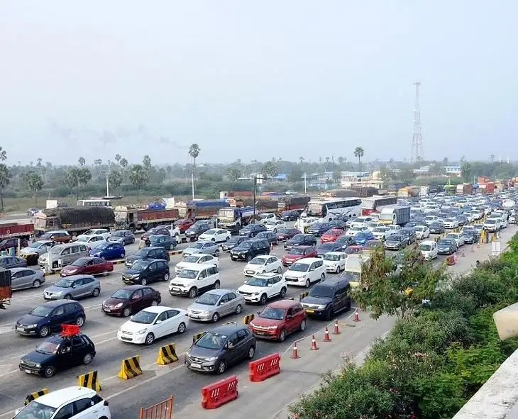 పట్నం బాట పట్టిన జనం… విజయవాడ-హైదరాబాద్ హైవేపై భారీగా ట్రాఫిక్