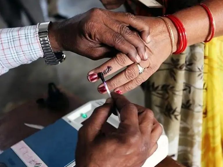 UP Elections : ప్రారంభమైన 3వ విడత పొలింగ్‌..