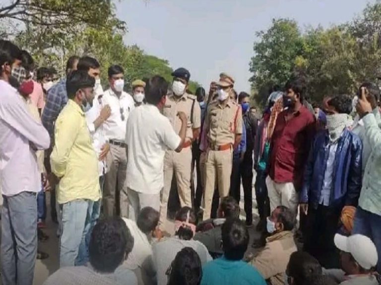 వరంగల్‌ ఏనుమాముల మార్కెట్లో ఉద్రిక్తత..రైతులతో కొలిక్కి రాని చర్చలు