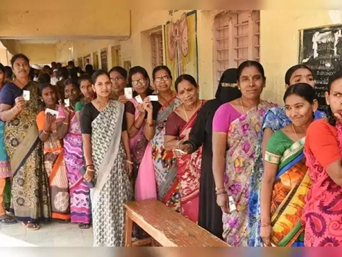 ఏపీలో ఓటర్ల లెక్కలు… పురుషులను మించిన మహిళలు