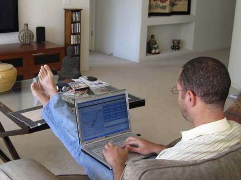 ఒమిక్రాన్ ఎఫెక్ట్… మళ్లీ పూర్తిస్థాయిలో వర్క్ ఫ్రమ్ హోమ్