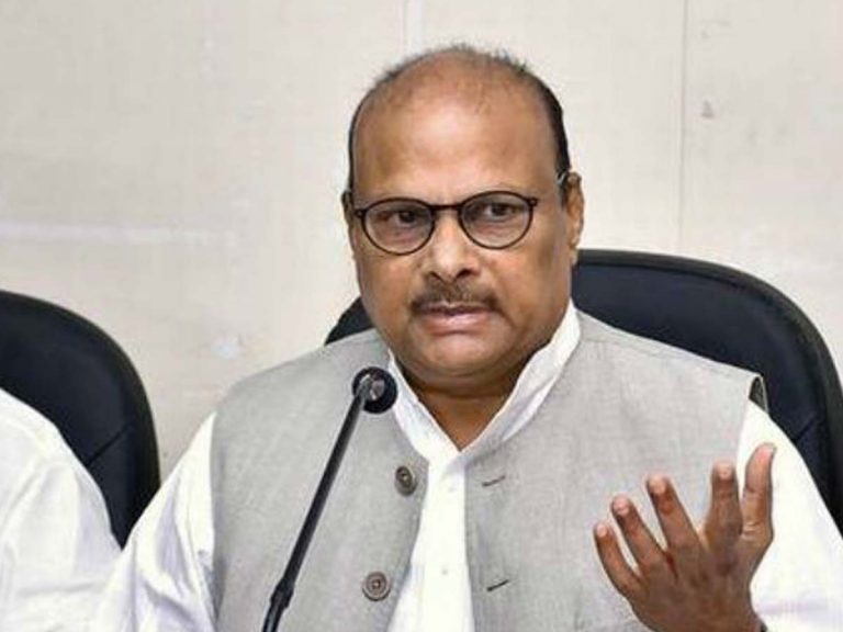 బడ్జెట్ కేటాయింపులన్నీ దుబారా చేశారు : యనమల