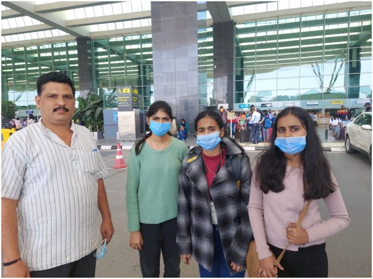 Ukraine Students: స్వదేశానికి చేరుకుంటున్న విద్యార్ధులు