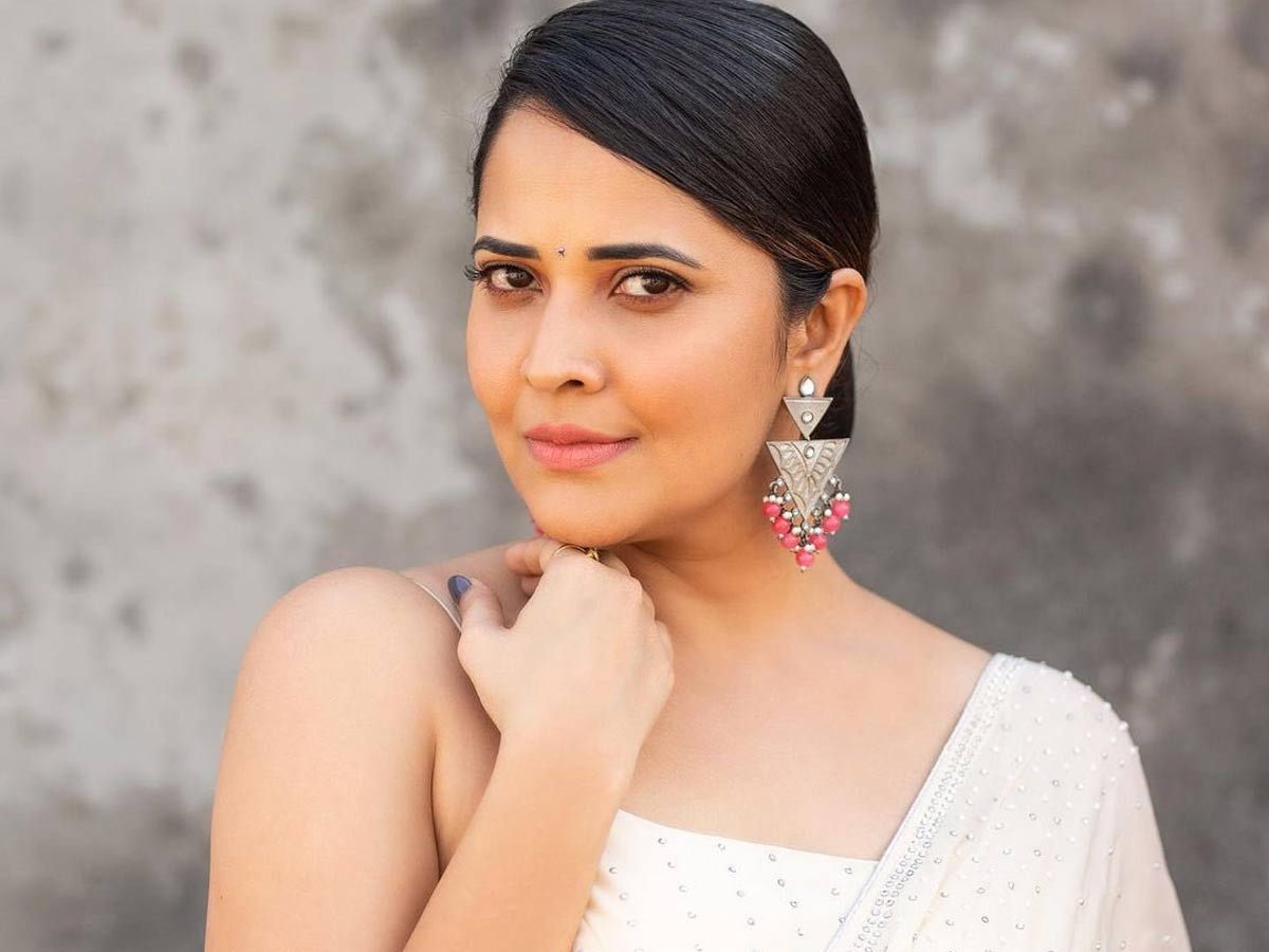 Anasuya : వయసుపై రాతలు… గట్టిగానే క్లాస్ తీసుకుందిగా !