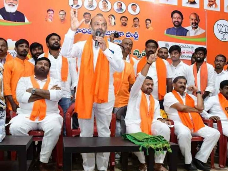 Bandi Sanjay : ఎంఐఎం దేశద్రోహుల పార్టీ..