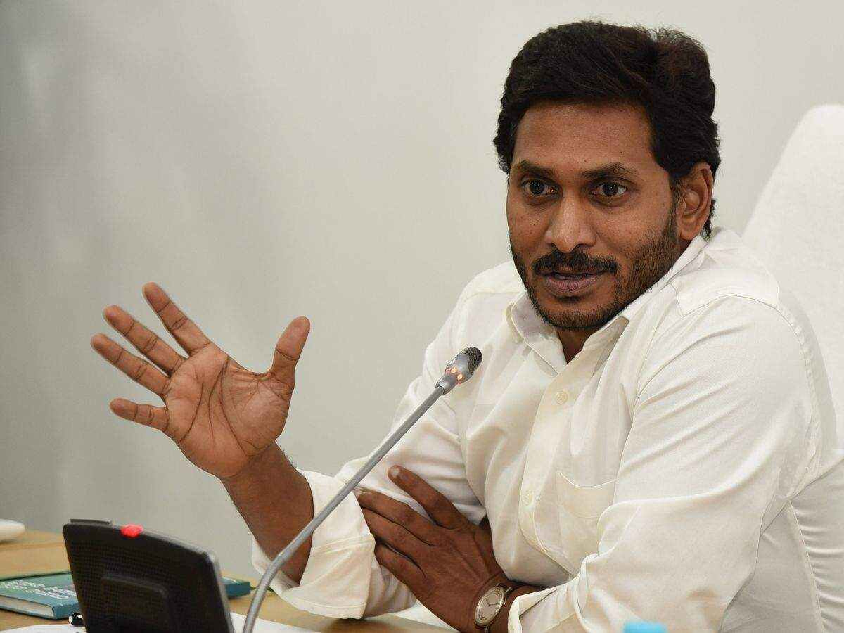 CM YS Jagan: ఏపీ సీఎం కీలక ప్రకటన.. వారిపై కేసులు ఎత్తివేత..